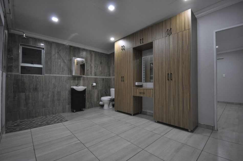 Modern Bachelor Flat